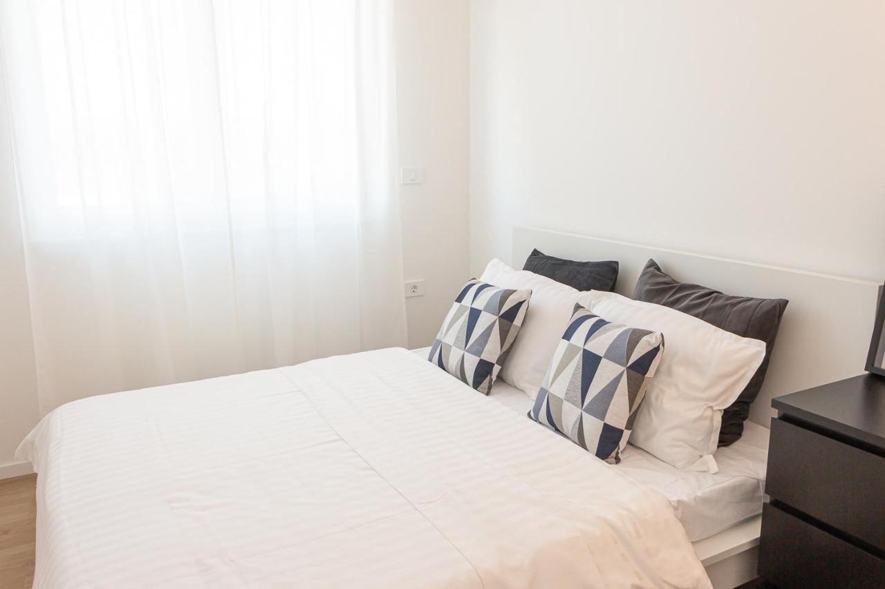 Hisa Bianca Apartments 科佩尔 外观 照片