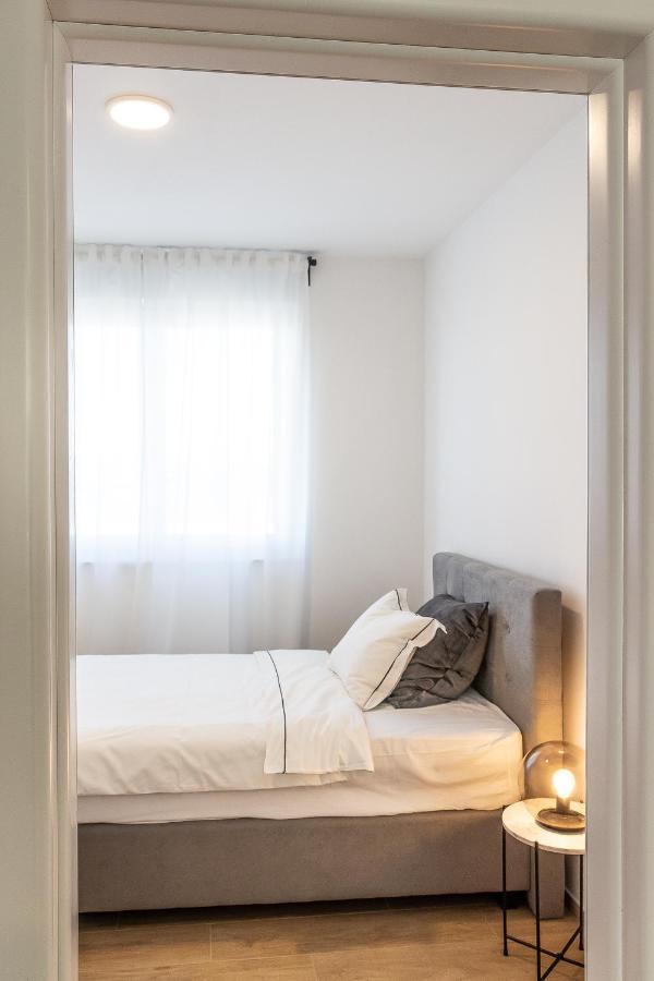 Hisa Bianca Apartments 科佩尔 外观 照片